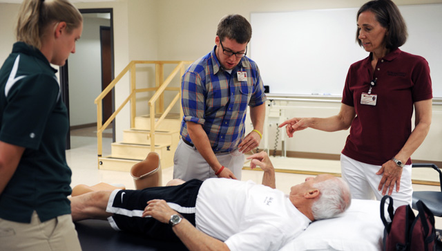 DPT students in Elon donor lab