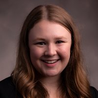 Headshot of Amanda Davis.