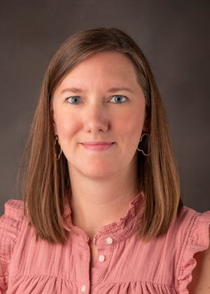 Headshot of Carrie Eaves