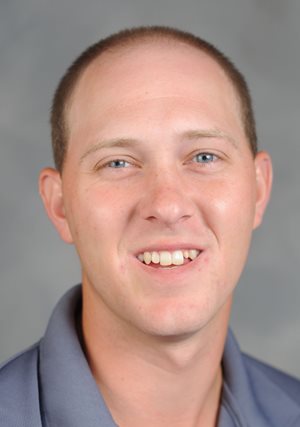 Headshot of Dustin Crawford