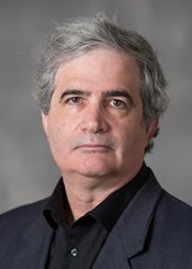 Headshot of Douglas Kass