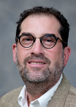 Headshot of Eric Fink
