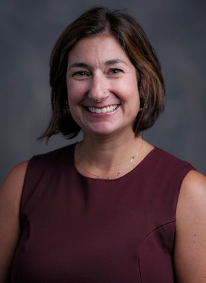 Headshot of Erin Hone