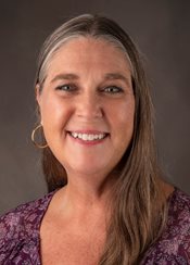 Headshot of Elizabeth Van Horn