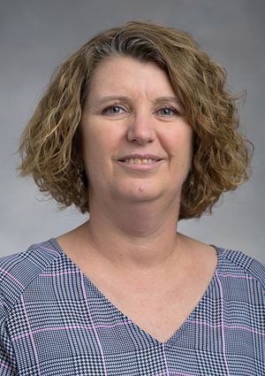 Headshot of Beth Warren
