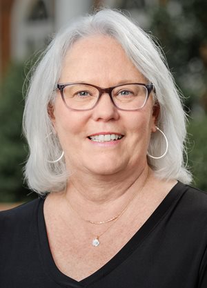 Headshot of Kelly Elliston