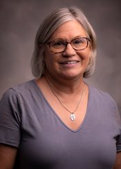 Headshot of Laura Clemmons