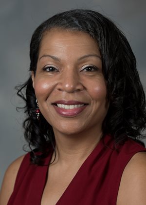 Headshot of Leslie Garvin