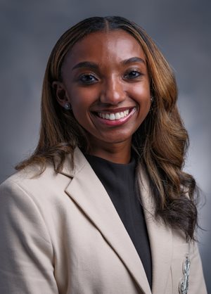 Headshot of Leah Short