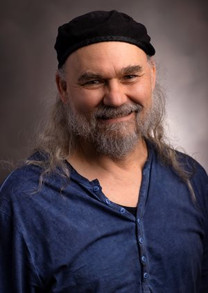 Headshot of Mark Iwinski