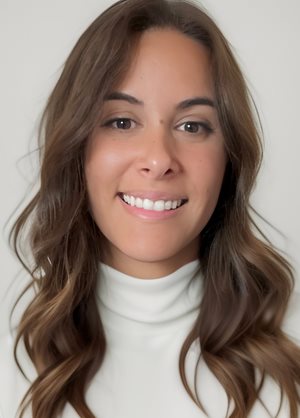Headshot of Mariel Rowell