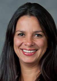 Headshot of Sylvia Munoz.