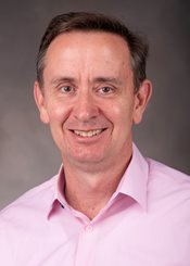 Headshot of Peter Felten