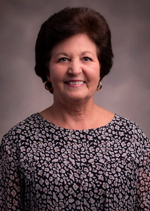 Headshot of Robin Plummer