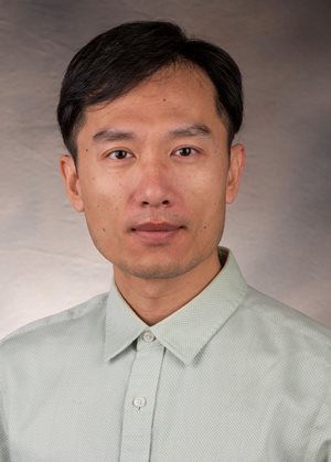 Headshot of Su Dong