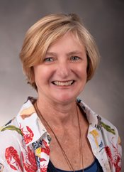 Headshot of Maureen Vandermaas-Peeler
